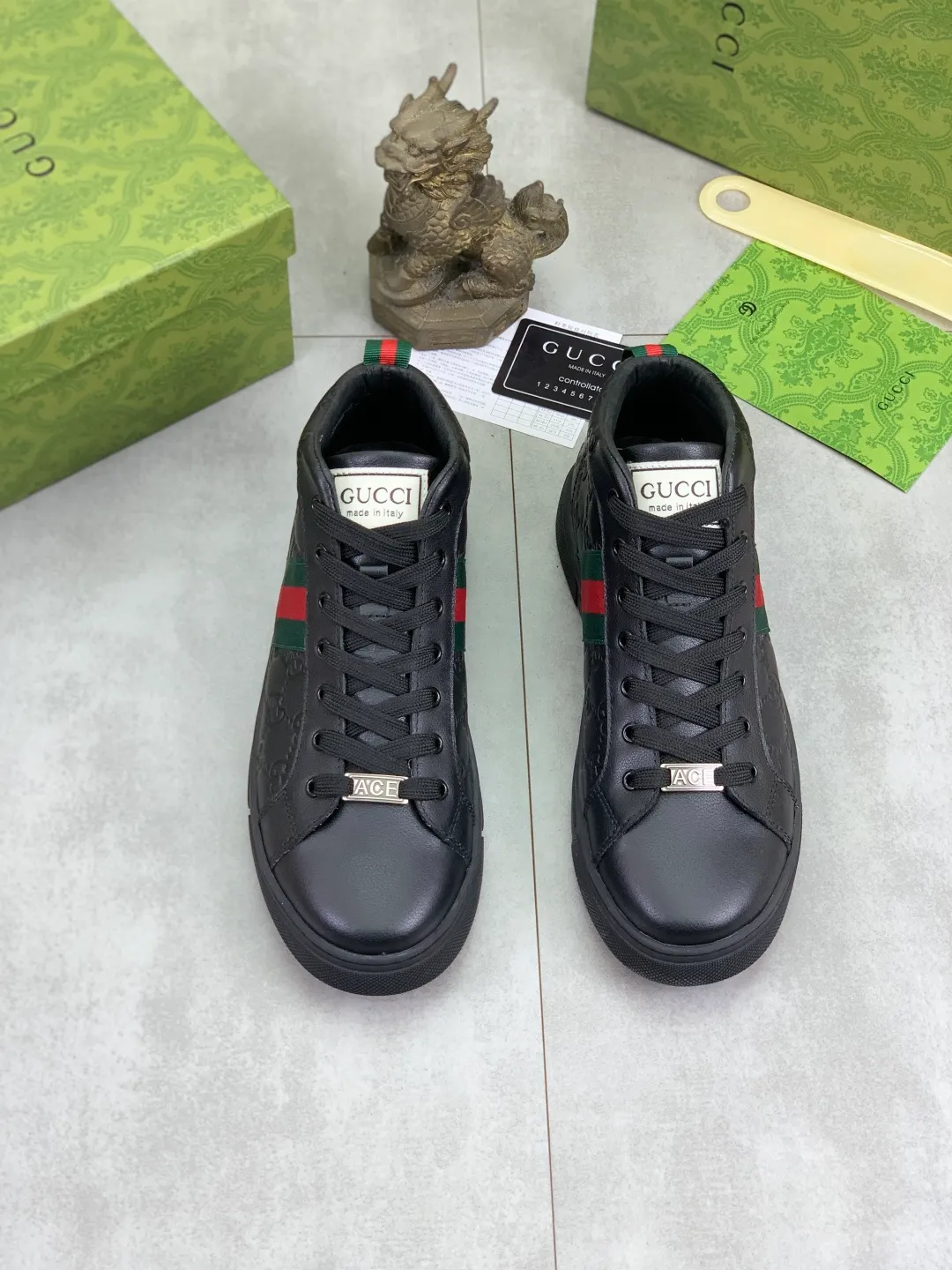 Men's shoes 💰P460 💰[New style]🆘 The latest model from Gucci GUCCI official website 🎁Classic casual fashion high-top men's shoes 👟Hot style 💥The version is simple and elegant, exclusive for trendy men. Unique official website latest brand elements 👑Gucci original decoration, fashionable and generous, original soft calfskin fabric➕Comfortable soft first-layer pigskin lining ✅The official website specifies the wear-resistant casual outsole, the classic model is taken in kind🎬Color: 4️⃣colors available😍Number: 38-44
